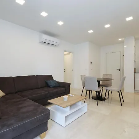Luxe Verto Apartment *