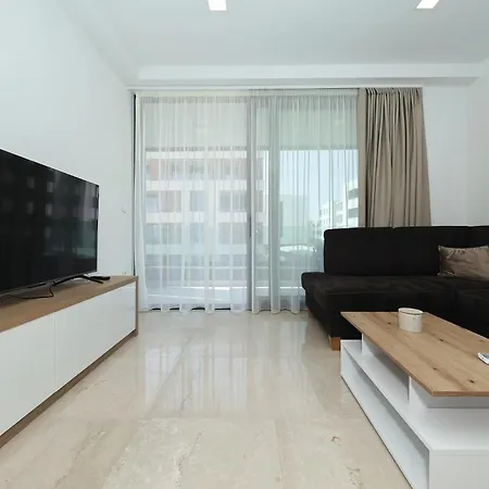 Luxe Verto شقة *
