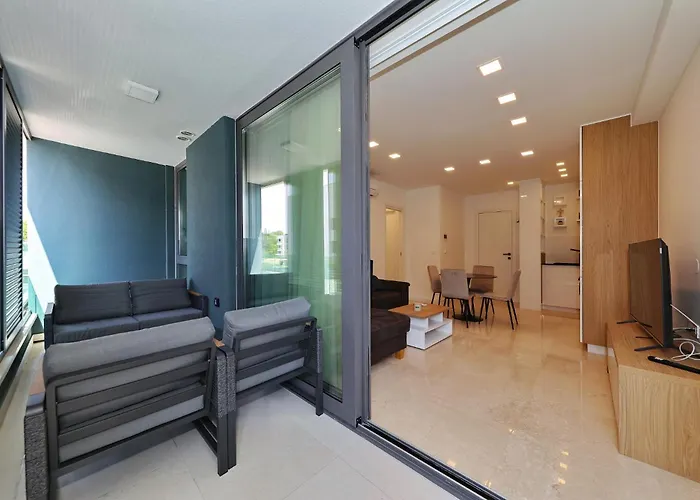 Luxe Verto Apartment *